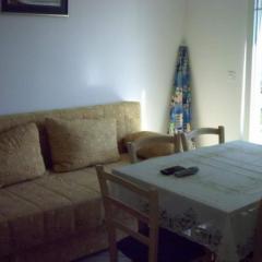 Apartments Degi - One Bedroom Apartment BIG - yard