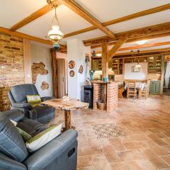 Hidden Authentic Haven Apartments - Two Bedroom Apartment with Balcony