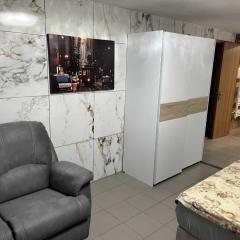 Meadow Tranquil Apartments with Evergreen Garden - One Bedroom Apartment