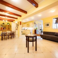 Secluded Escape Hilltop Villa with Hot-Tub - Two Bedroom Villa with Hot-Tub