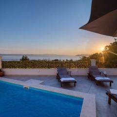 Villa in Makarska with swimming pool