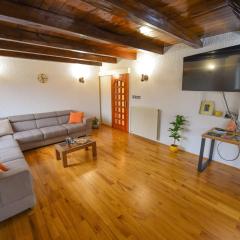 Cozy Luxe Holiday Home with Natural Thermal Bath - Seven Bedroom Holiday Home