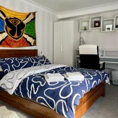 Private Flat in City Centre with Parking
