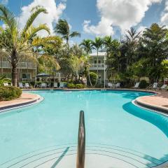 Coral Villa by AvantStay Close 2 DT Key West Shared Pool Patio