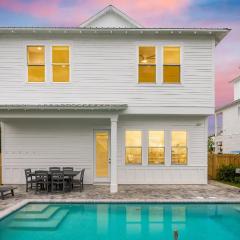 Flipper by AvantStay 18-Person Retreat w Pool