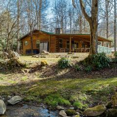 Sugar Cove by AvantStay Cabin by The River w Hot Tub Pool Table Guest House