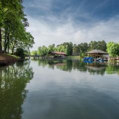 Lakeside Landing by AvantStay Private Dock