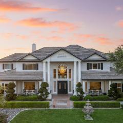 Grand Contento by AvantStay Extraordinary Estate w Pool Movie Room