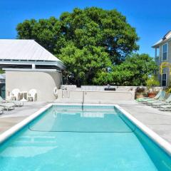 Duval Sea Turtle by AvantStay Great Location Close to Shops Shared Pool