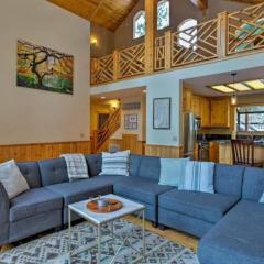 Black Bear by AvantStay Spacious Viking Lodge in Tahoe Donner w Game Room Hot Tub