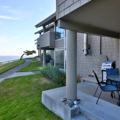 Beachfront Condo - Mutiny Bay by AvantStay Views