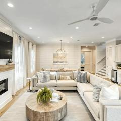 Amour La Mer by AvantStay Rooftop Patio Pool Access Walk to Beach