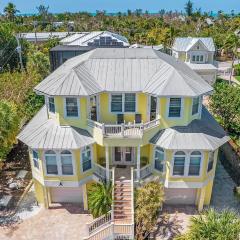 Walk to Beach PoolHot Tub Game Room Captiva 5BDR Coco Mango by AvantStay