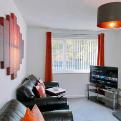 Modern 3 Bed house with parking - Chorley near M61