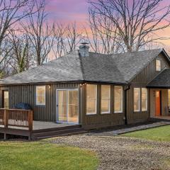 Sage Lodge by AvantStay 15 Min to Downtown Deck