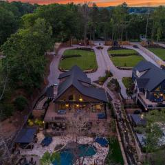 Black Bear Blue Heron by AvantStay 2 Lakefront Homes Sleeps 43 Pool Dock Theater