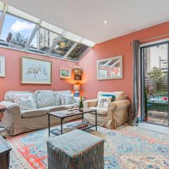 Charming 2 Bed Flat by 53 Degrees Property, Ideal Location With Garden
