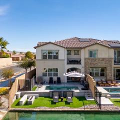 Lakefront w Private Pool Great for Festival Season Lago Luxe by AvantStay