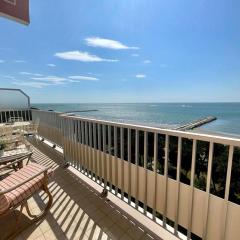 Precious sea view apartment