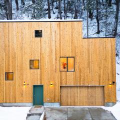 Parkview Mountain House Luxury Ski Home w Hot Tub Near Trails Downtown