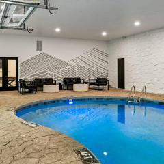 Three Firefly Mountain Suites by AvantStay Sleeps 18 Indoor Pool Game Room and Firepits