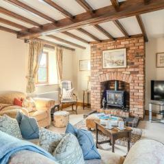 Elm End Cottage - Single-Storey Farm Retreat