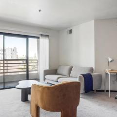 Blueground Studio City jacuzzi nr Lake LAX-1390