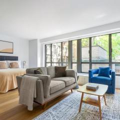 Blueground Yorkville pool nr Carl Schurz Park NYC-2093