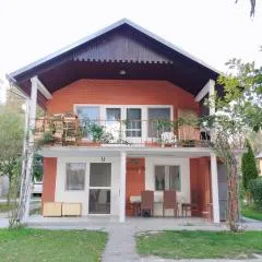 Kuća za odmor River House