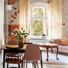 Well-equipped Art Noveau gem - Calm & Central