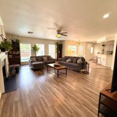 Minutes from Sea World and Fiesta Texas