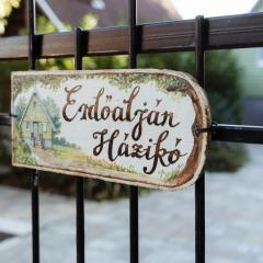 Erdőalján Házikó