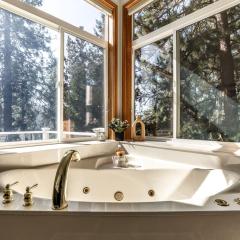 Breathtaking Lake Fernan Views & Cozy Comforts