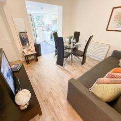 1-Bedroom flat with small garden & Paid Parking in Finsbury Park, Highbury