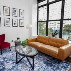 City Views and Convenient 3BR Suite for Group of 8 Guests Near McCormick, Shedd Aquarium, Museum Campus & Navy Pier
