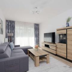 Lazurowa Charming Apartment with Parking & Garden in Warsaw by Noclegi Renters