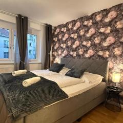 Bright 1BR Apartment with Living Room & Balcony