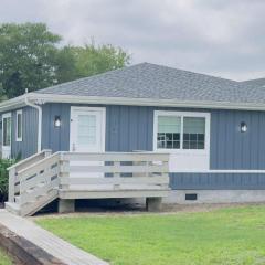 Bright & airy 2BR 2BA beach retreat A