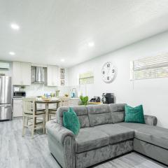 Dora's Haven Getaway-Cozy 1Bedroom with Boat or Camper Parking- Free