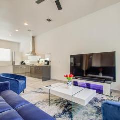 Modern 6 Bedroom Smarthome Near Downtown Sleeps 20