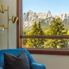 The Lookout Stylish Escape with Mountain Views