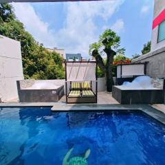 Loft lujo estilo y diseño, alberca climatizada y cama de alberca, Cuernavaca somos los únicos en ofrecerte 2 jacuzzis para tu uso personal y exclusivo con agua caliente y sistema de hidromasaje tipo Spa, terraza privada y asador de carbon