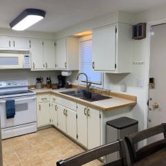 Alaskana - Walk to Downtown, 3 Bedroom Upper Apt