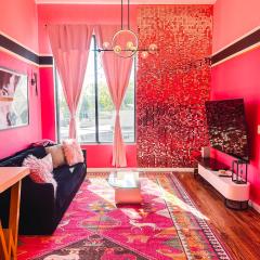 Dolly's Glam Getaway - Glittering Gem Near Broadway