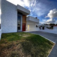 Casa de condomínio em Paripueira com piscina e perto da praia