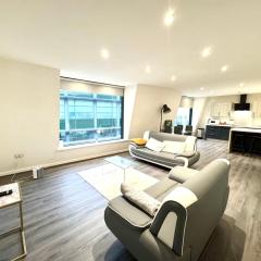 Best Location, Luxury, 2 to 8 guest, SkyTV and More