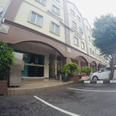 Straits Inc Service Apartment 2