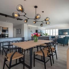 Laridae Luxe - 3BD Central APT w Pool