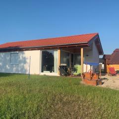 N2 Eingezäuntes Ferienhaus mit Waschmaschine