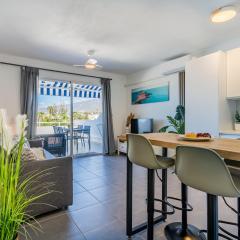 Renovated apartment with sunny terrace and ocean views in Malibu Park Tenerife